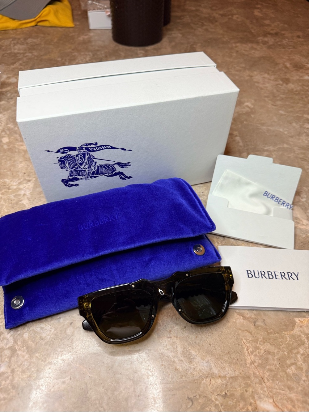 BRAND NEW w/ TAG - Burberry Green & Brown Square Sunglasses FULL SET